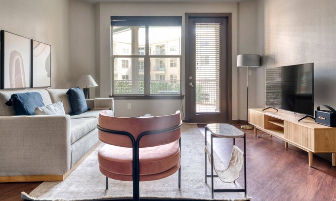 Dawson Apartment | Dreamy South Austin 2BR w/ Pool, W/D & Gym, nr restaurants, by Blueground