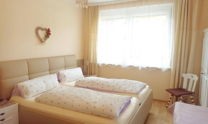 Spittal an der Drau Bed & Breakfast | Dreibettzimmer mit Du/wc - Gästehaus Schiefer