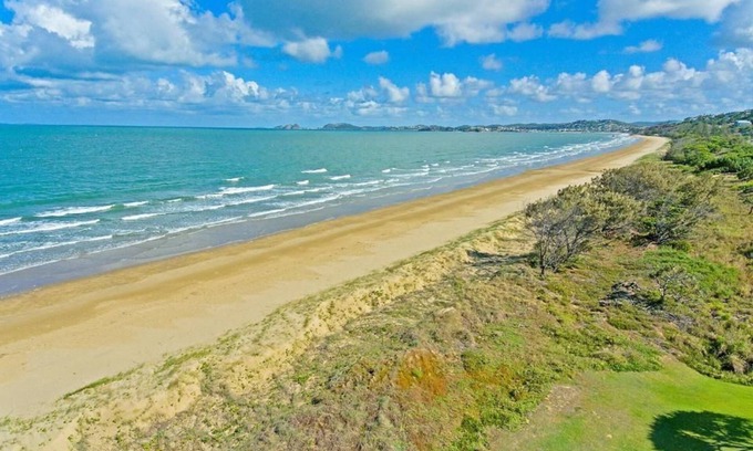 Yeppoon Apartment | Driftwood on the Beach - Up Stairs Unit 7