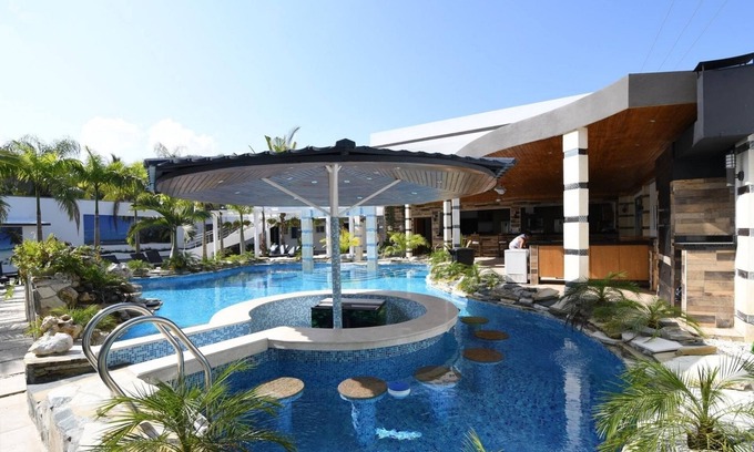 La Esplanada Villa | Drop everything & party in Sosua! Luxury villas near clubs