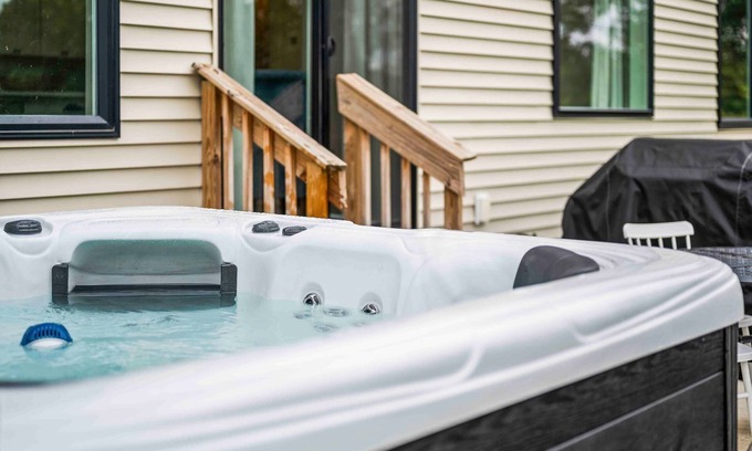 Dry Ridge House | Dry Ridge Village - 3 Houses - Close to Ark- Hot Tubs