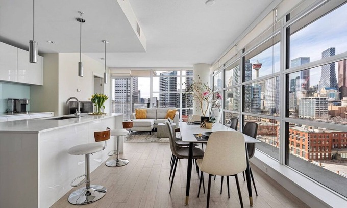 Victoria Park Condo | DT Luxury: Tower View, Near Stampede! FREE Banff Pass, Parking, Wine!