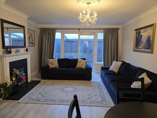 Ongar House | Dublin - 3 Bedroom Cosy Home - Sleeps Max 7