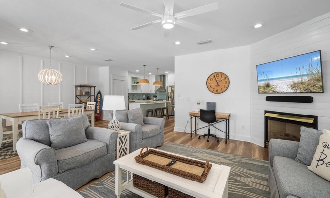 Seacrest Beach Condo | Ducky's Delight - Fabulous 30A Condo Overlooking the Seacrest Lagoon Pool!