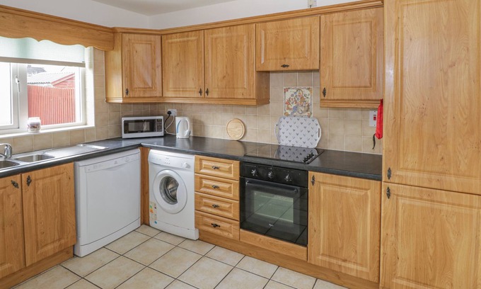 Rathmadder Cottage | DUFFY'S COTTAGE, pet friendly in Gorteen, County Sligo