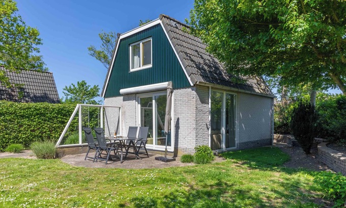 Egmond-Binnen House | Dune Bungalow directly against the dunes for 5 persons. Holiday home, Privacy, Walking, Cycling.