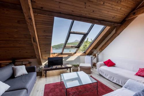 Duingt Apartment | Duplex au Bord du Lac