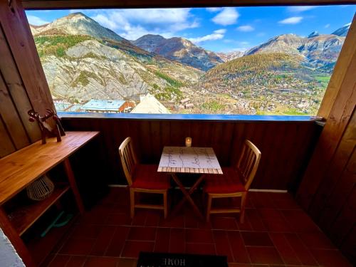 Allos le Seignus Apartment | Duplex avec vue exceptionnelle parking et wifi gratuit