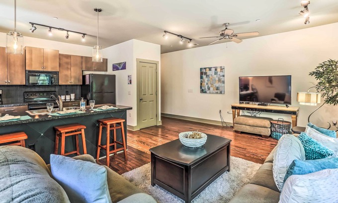River District Condo | Dwtn Condo 4 Blocks to The Wilmington Riverwalk!