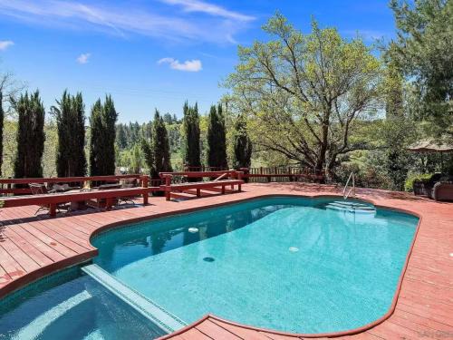 Julian Hotel | Eaglenest Inn with Pool & SPA