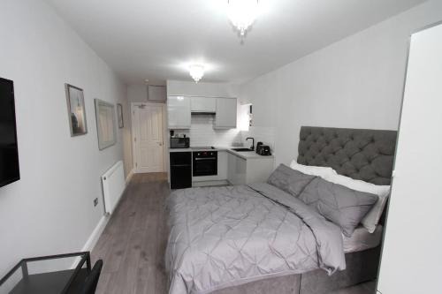 Hoe Street Apartment | East London 1-Bed Studio Sleeps 2 4 mins to Tube