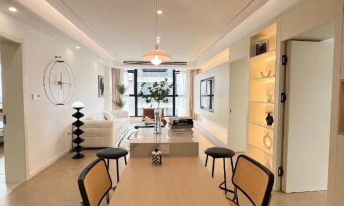 Huangpu Apartment | Eastern Hub - Warm 3Bedroom Apartment near Xintiandi, surround by Malls/Markets