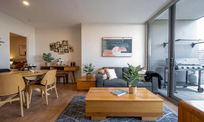 Charlestown Apartment | Eastside apartment