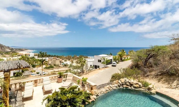 Rancho Cerro Colorado Apartment | Easy access to South Palmilla beach