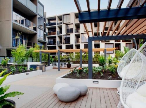 Hawthorn Apartment | Easy Living One Bedder Gem