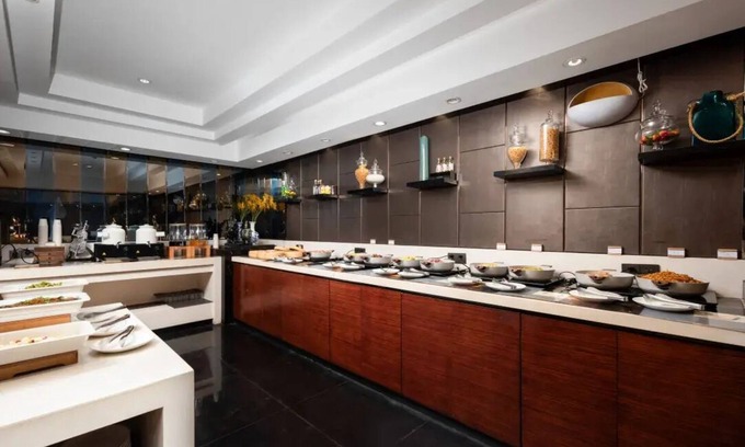 Optics Valley Hotel | ECHENG Wuhan Yangjiawan Metro Station