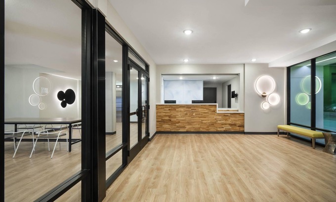 Pasadena Hotel | ECHO Suites Extended Stay by Wyndham Houston Pasadena Fwy Pl