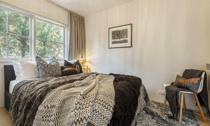 Fitzroy Apartment | Eclectic Fitzroy Living In Trendy Renovated Apt