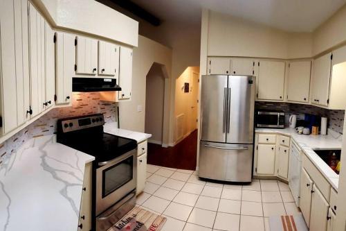Candler House | Eclectic Ranch Style Home - Sleeps 12