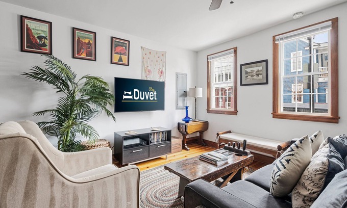 Cannonborough Elliotborough Apartment | Eclectic Spring Street Getaway at Casa Verde