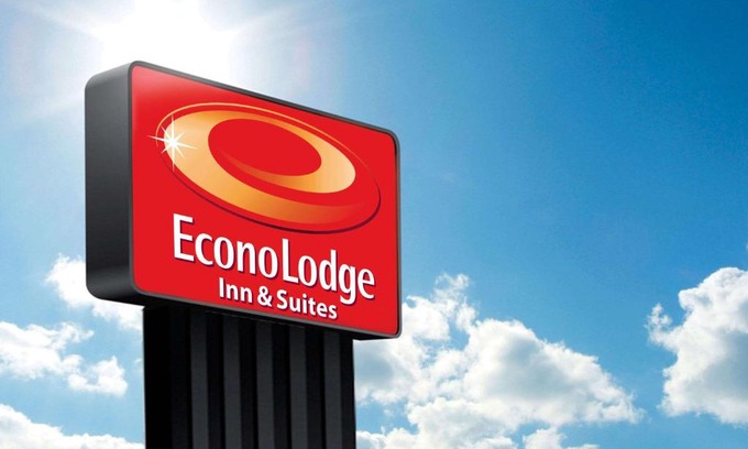 Yankton Hotel | Econo Lodge Inn & Suites
