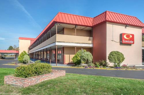 West Haven Cabin | Econo Lodge