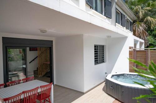 Manapany-les-Bains House | Ecumes Sauvages - DODOTERLA