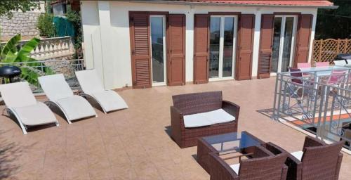 Beausoleil Villa | EDEN CAP : A delightful villa lodges 11 adults just one km away from Monte Carlo station