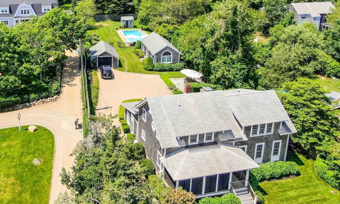 Edgartown House | Edgartown Compound with Pool & Guest Cottage