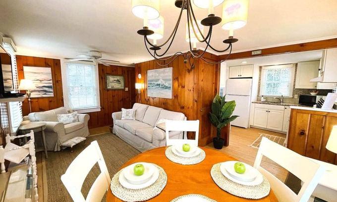 North Eastham Cottage | Edgewood on Campground Beach/Steps to the Sand