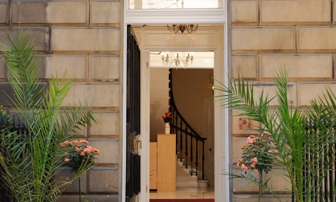 West End House | Edinburgh City Suites