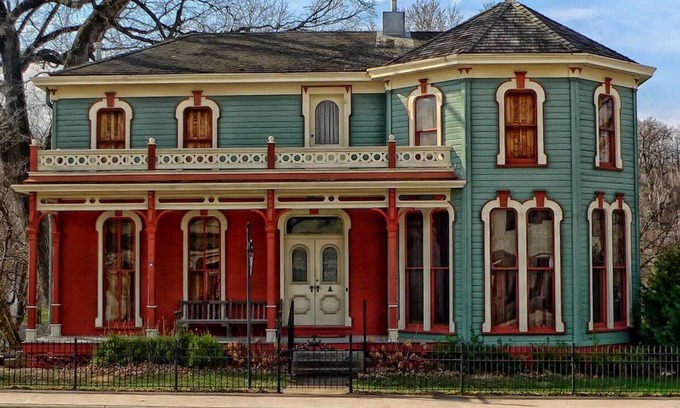 Llano House | EDIT 4,000+sf house, 4 bedrooms (2 masters), 3 and 1/2 bath, sleeps 8-10