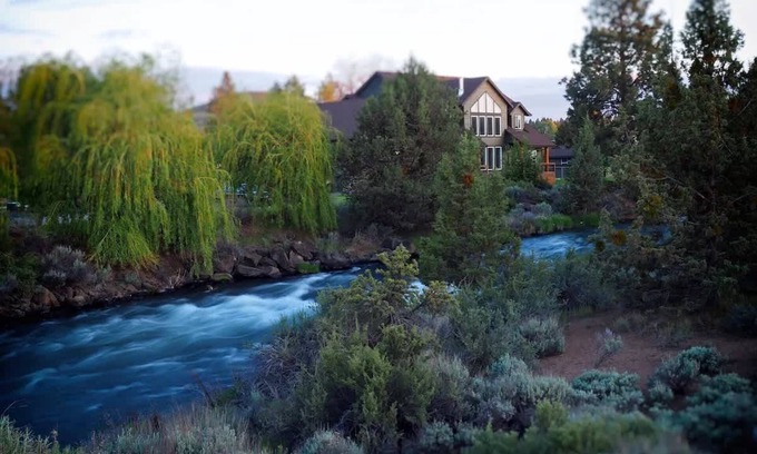 Mountain View House | Edradour Estates, Best of Bend for 14! 6 Kings!