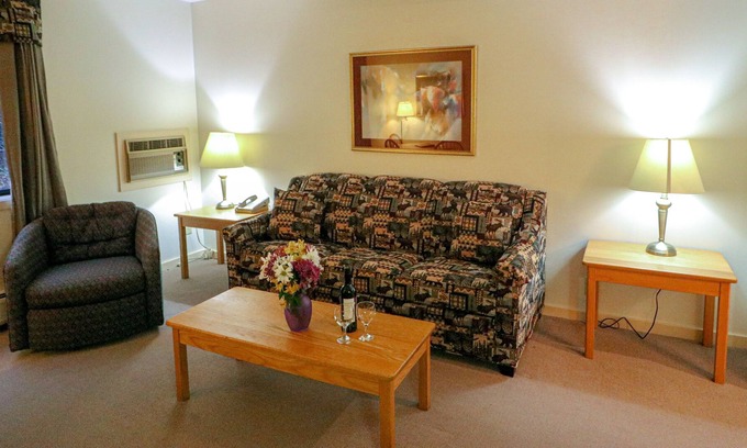 West Bridgewater House | Efficiency with Sleeper Sofa only 121