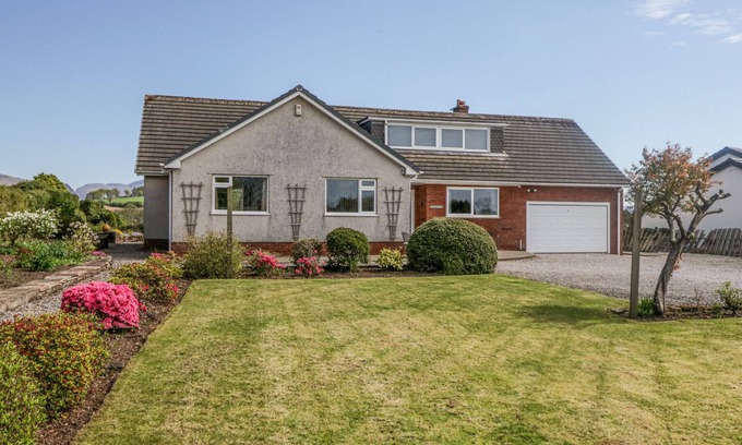 Gosforth Cottage | EILDON LODGE, pet friendly, with a garden in Gosforth