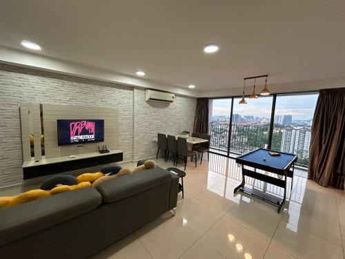 Taman Mutiara Apartment | eko cheras kid's friendly 3 bedroom washing machines WI-FI