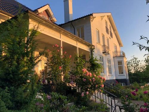 Vejlby Risskov Apartment | Eksklusiv taglejlighed med hav- og skovudsigt