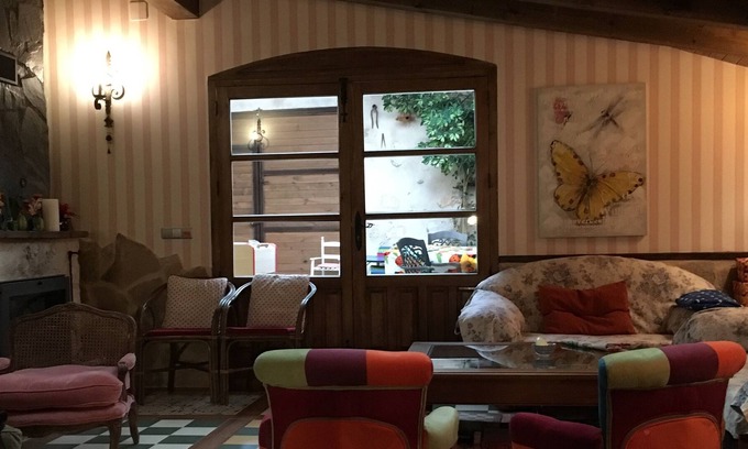 Fuentiduena Cottage | El Salidero Rural Cottage (2 -18 Spaces) FUENTIDUEÑA