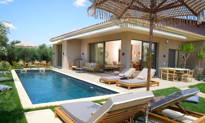 Akovitika Villa | Elaia Grove
