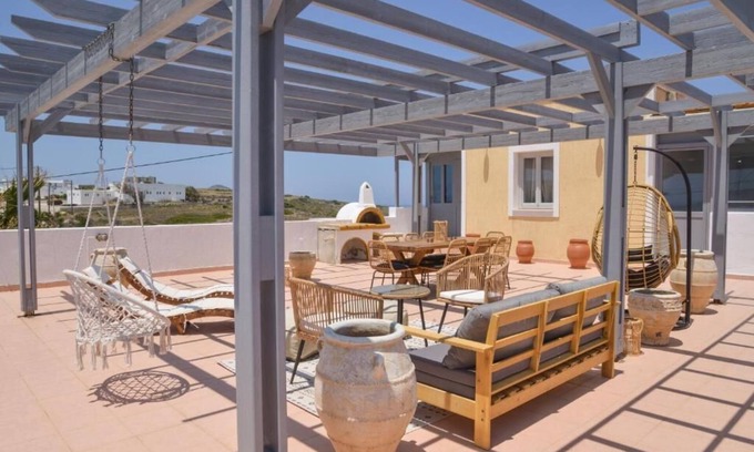 Adamas House | Eleftheria Home