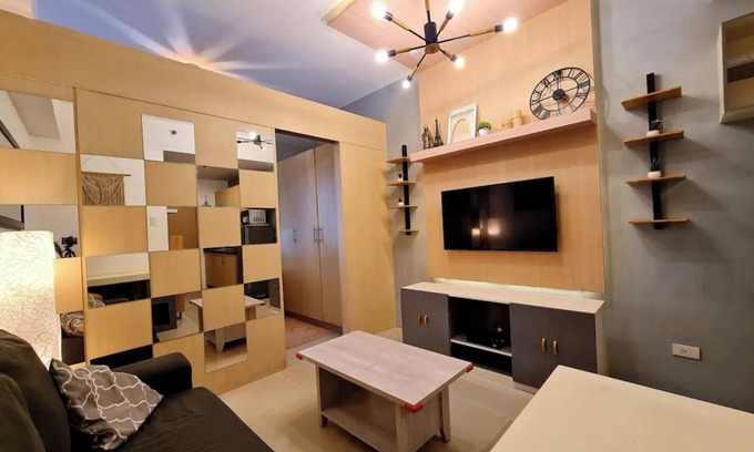 Project 7 Condo | Elegant 1BR nr SM North/Fast WIFI/Netflix