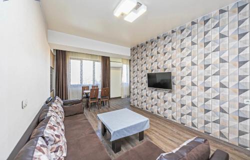 Nor-Nork Apartment | Elegant 2BR Urban Hideaway - Parkside, near Mega Mall