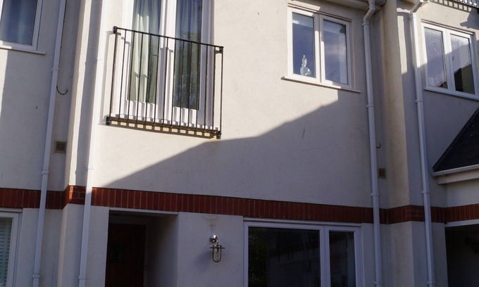 Aberdovey House | Elegant, 3 Storey Cottage In The Heart Of Aberdovey, Sleeps up to 8 Guests