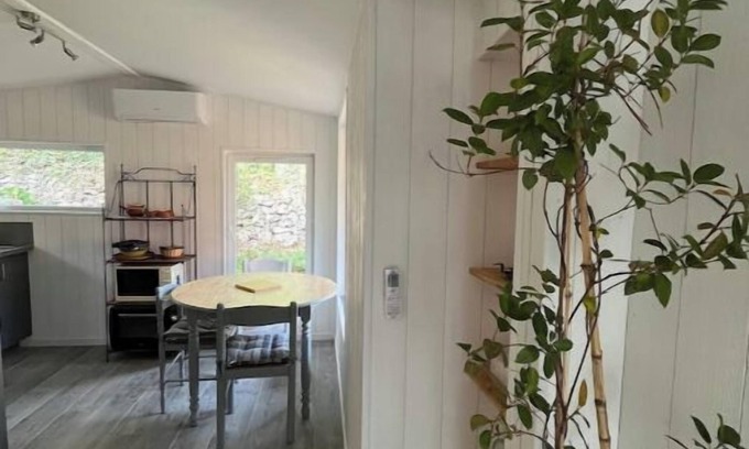 Causse-de-la-Selle Other | Elegant 34 m2 Mazet in the garrigue with Wifi and air conditioning.
