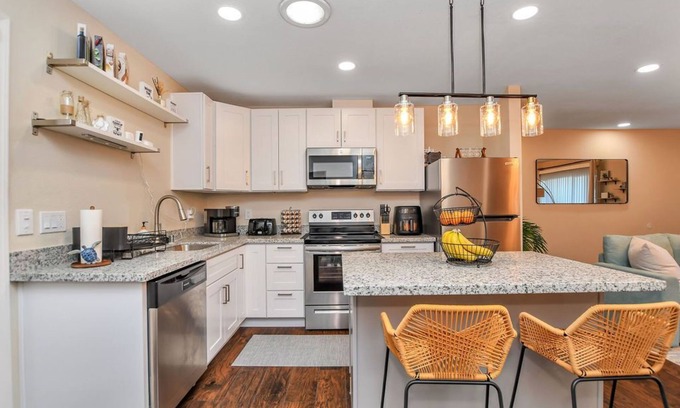 Antioch House | Elegant and Cozy Antioch Getaway- MAIN house