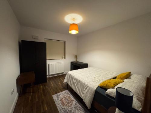 Ongar House | Elegant and Cozy room in quiet estate