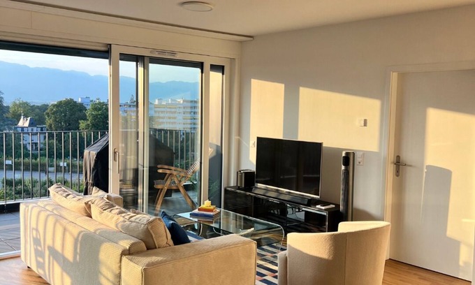 Petit-Saconnex / Servette Apartment | Elegant apt. with terrace & breathtaking view