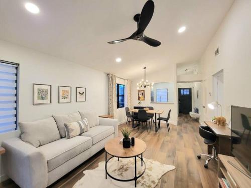 Orlando Apartment | Elegant Cozy Spot to unwind! UCF/MCO/Parks/Beach