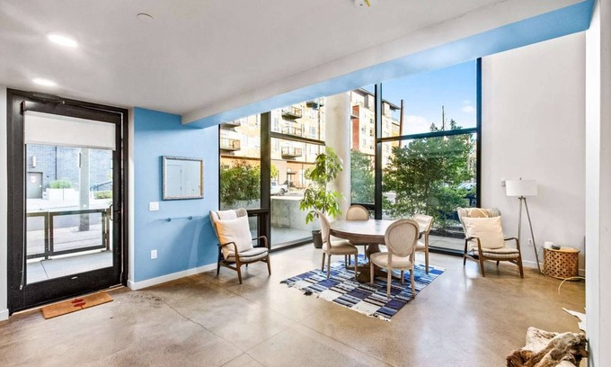 Downtown Apartment | Elegant design meets optimal location amid the natural beauty of Downtown Redmond.