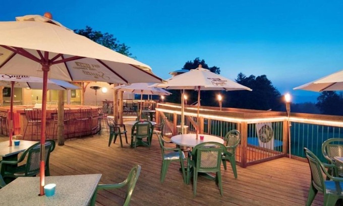 Cheat Lake Apartment | Elegant Escapes: Studio at Lakeview Golf Resort Hotel